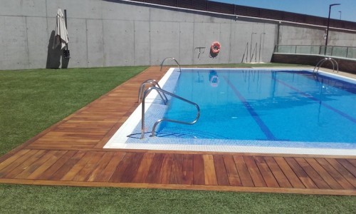 Instalación piscina y mantenimiento anual tarima exterior en Ipé (Tres Cantos)